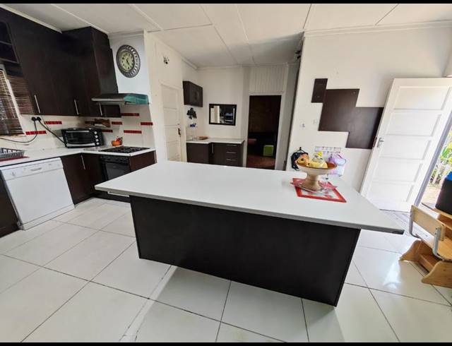 3 BEDROOM HOUSE FOR SALE IN VANDERBIJLPARK SW 1